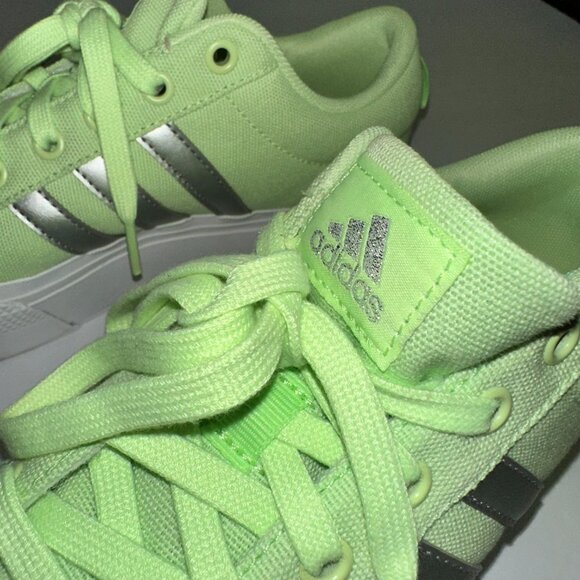 WOMENS SIZE 7.5 NEON GREEN ADIDAS PLATFORM SHOE - Picture 3 of 9